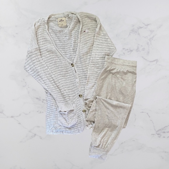 Hollister Distressed Knit Cardi - Picture 2 of 2